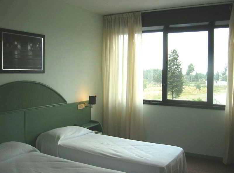 Hotel Arcadia Чампино Стая снимка