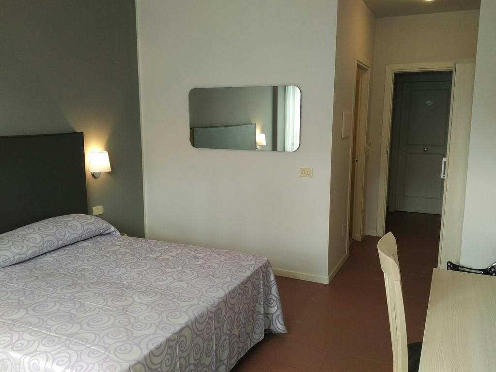 Hotel Arcadia Чампино Екстериор снимка