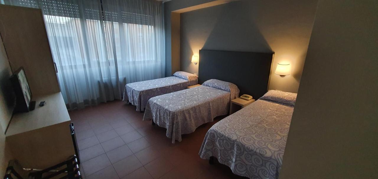 Hotel Arcadia Чампино Екстериор снимка