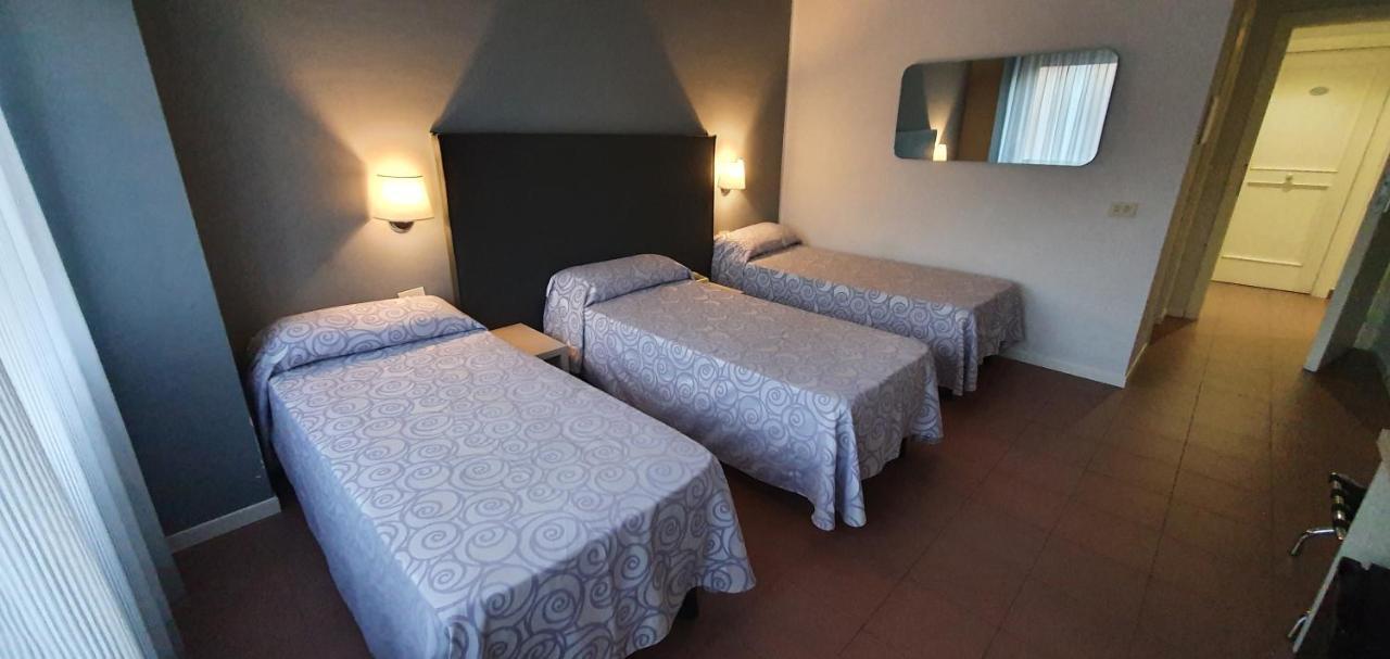 Hotel Arcadia Чампино Екстериор снимка